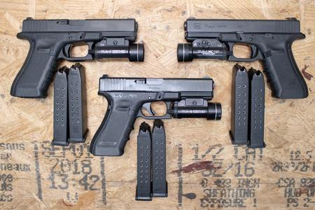 GLOCK / GLOCK INC 17GEN4 NS POLICE TRADE (VERY GOOD) 