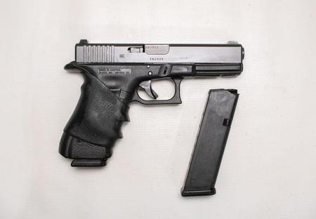 22 GEN4 40SW POLICE TRADE-IN SEMI-AUTO PISTOL WITH EXTRA MAGAZINE