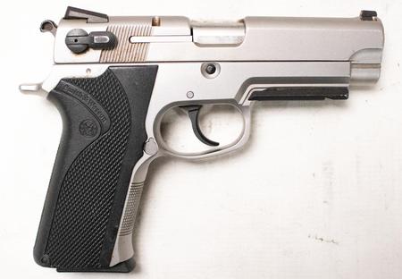 SMITH AND WESSON 4006TSW 40SW TRADE