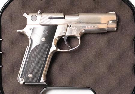 SMITH AND WESSON 59 9MM USED