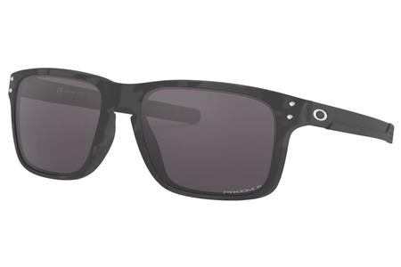 HOLBROOK WITH MATTE BLACK CAMO FRAME AND PRIZM GREY POLARIZED LENSES