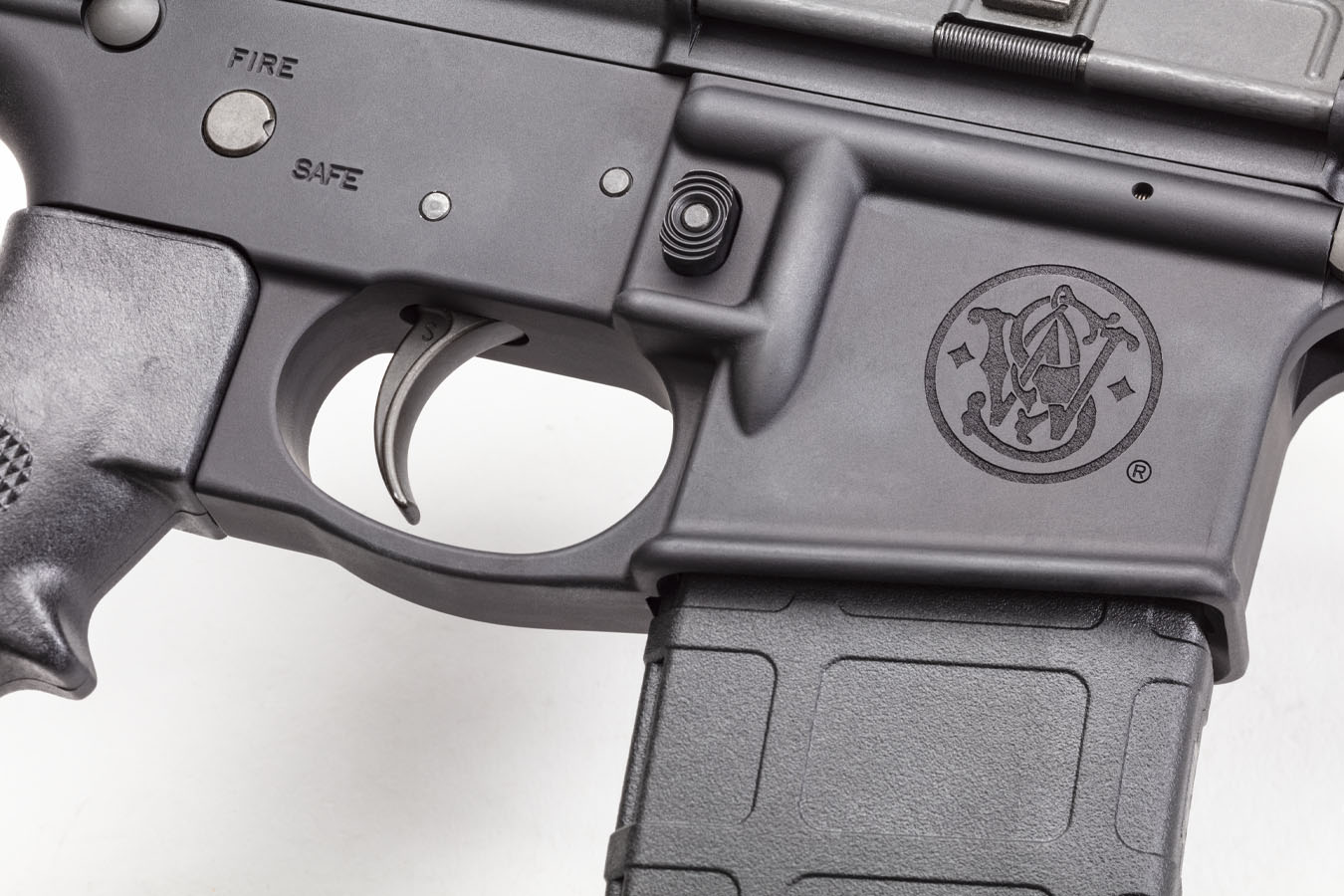 SMITH AND WESSON M&P15 Sport III 5.56mm Rifle with Full-Length M-LOK Handguard and Forged Trigger