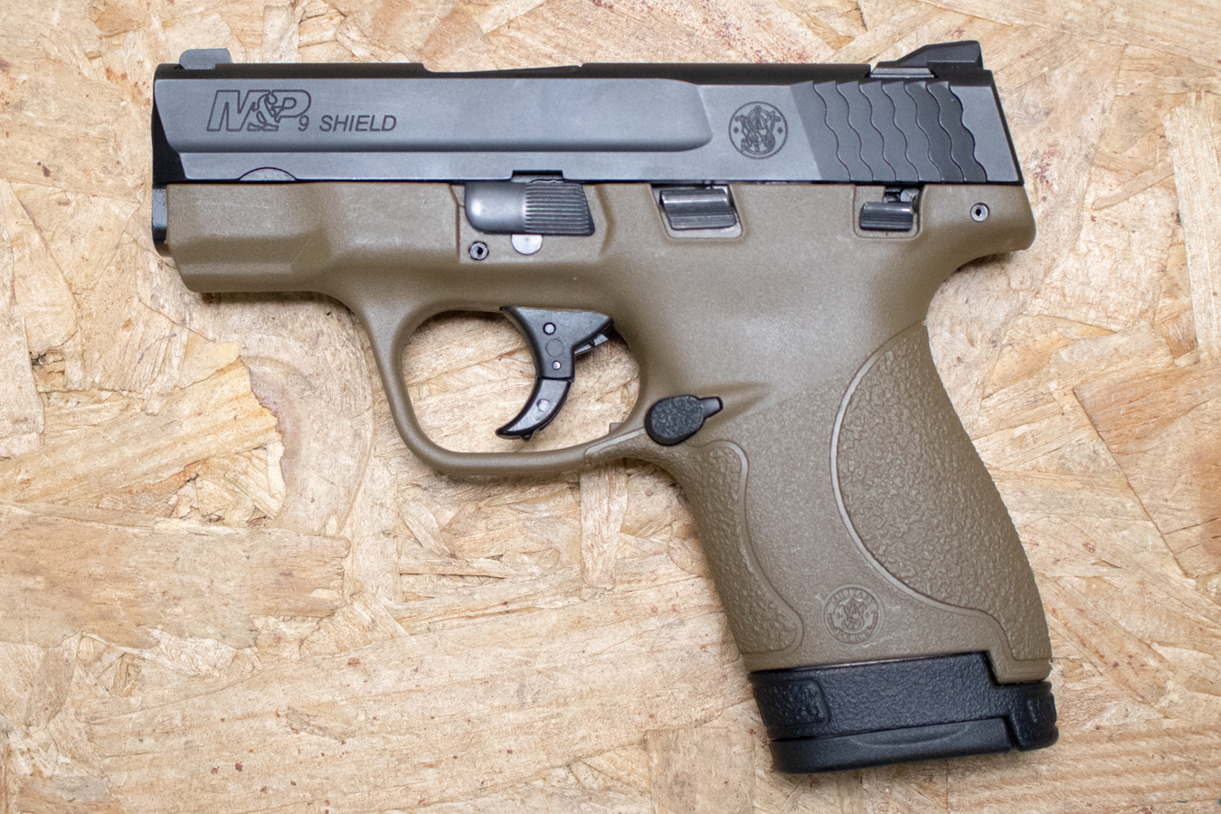 SMITH AND WESSON M&P9 Shield 9mm Police Trade-In Pistol with FDE Frame