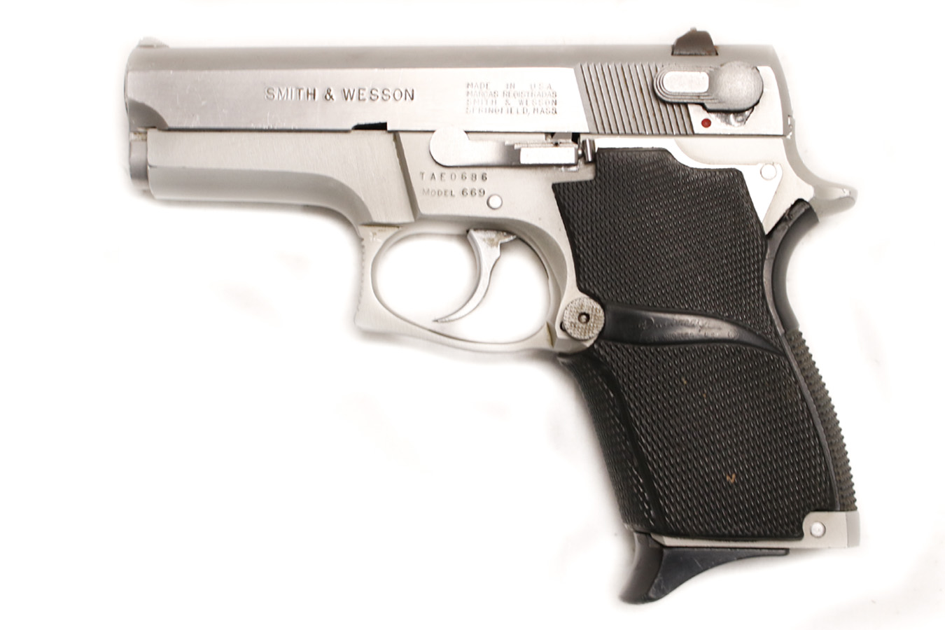 SMITH AND WESSON 669 9mm Police Trade-In Pistol